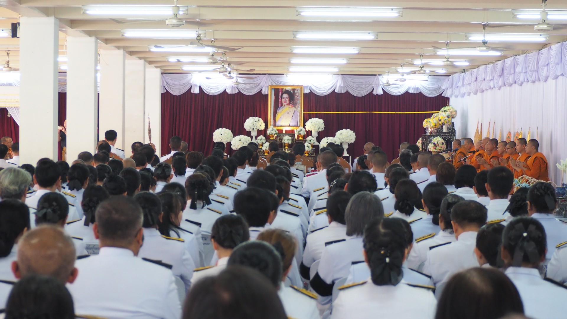 สกลนคร- พิธีบำเพ็ญกุศลปัญญาสมวาร ครบ 50 วัน อุทิศถวายเป็นพระราชกุศลแด่สมเด็จพระบรมราชชนนีพันปีหลวง