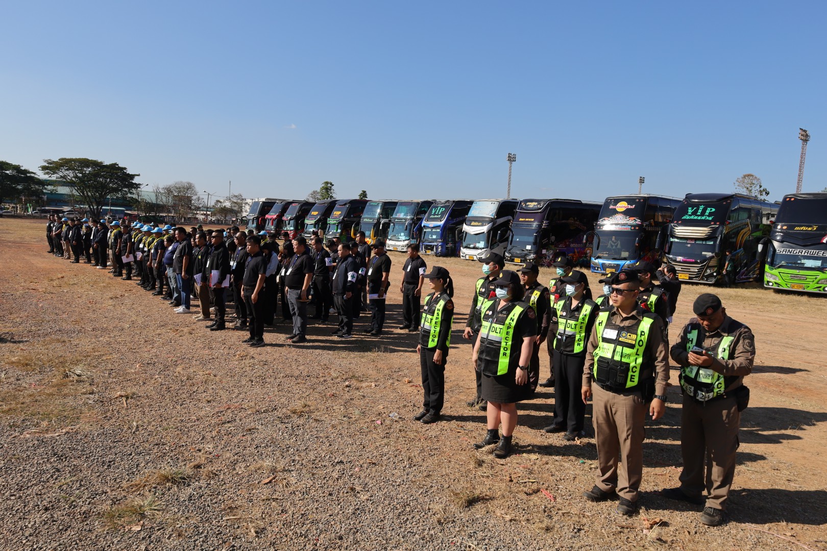 สกลนคร-ประชาชน ชุดที่ 2 &nbsp;เดินทางเข้าเฝ้าฯ กราบถวายบังคมพระบรมศพ สมเด็จพระบรมราชชนนีพันปีหลวง