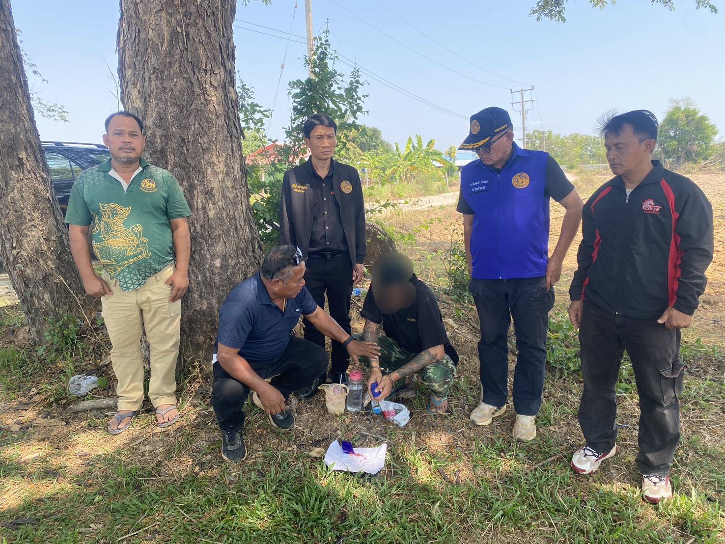 อำเภอสว่างแดนดิน จังหวัดสกลนคร ปฏิบัติการสกลนครเมืองแห่งความสุข "รวมพลังกวาดล้างยาเสพติด" จับกุมผู้ต้องหา  2 ราย  ยาบ้าเกือบ 300 เม็ด