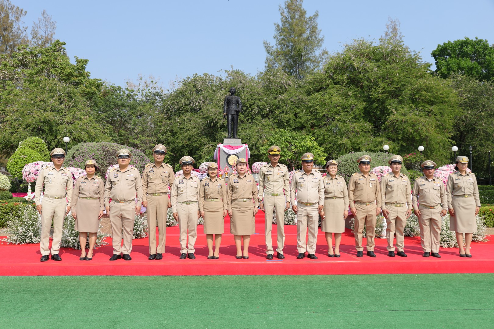 สกลนคร- พิธีถวายเครื่องราชสักการะ ร.5 เนื่องในวันท้องถิ่นไทย ประจำปี 2569