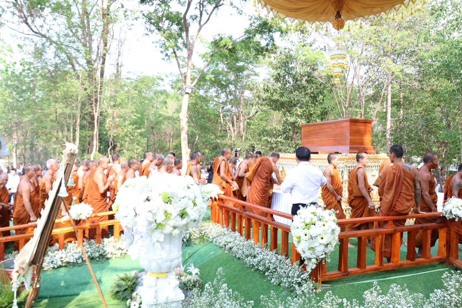 พิธีประชุมเพลิงสรีระสังขารพระอาจารย์ศรีธาตุ ฐานรโต เจ้าอาวาสวัดป่าดงหวาย อำเภอบ้านม่วง จังหวัดสกลนคร