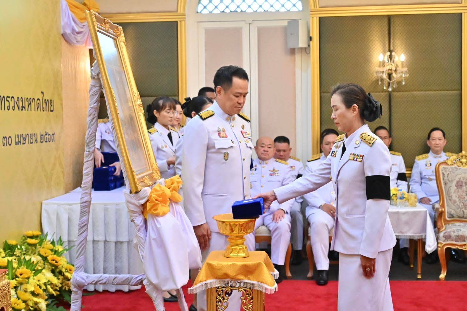 ผู้ว่าราชการจังหวัดสกลนคร รับพระราชทานเครื่องราชอิสริยาภรณ์ ชั้นสายสะพาย ประจำปี 2568 ของข้าราชการกระทรวงมหาดไทย