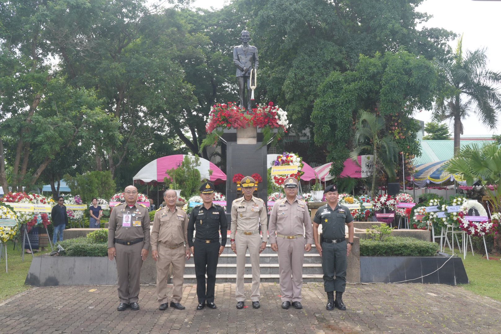 สกลนคร- วางพวงมาลา สักการะอนุสาวรีย์พระยาประจันตประเทศธานี เจ้าเมืองสกลนคร