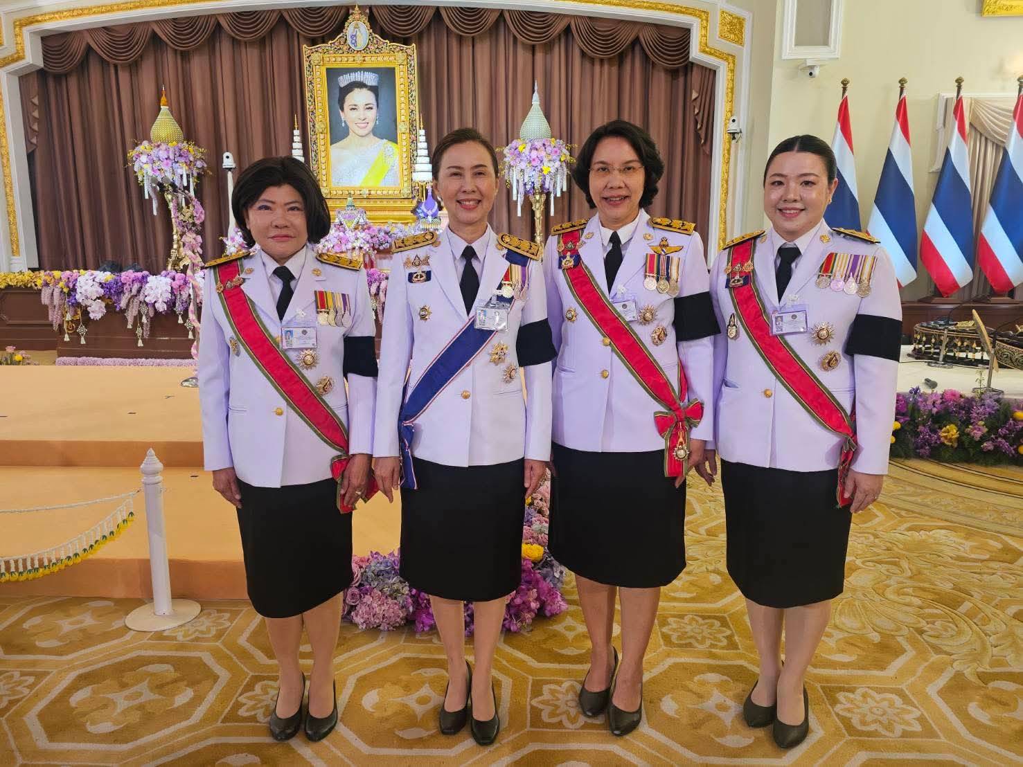 ผู้ว่าราชการจังหวัดสกลนคร ร่วมงานสโมสรสันนิบาตเฉลิมพระเกียรติ เนื่องในโอกาสเฉลิมพระชนมพรรษา 4 รอบ สมเด็จพระนางเจ้าฯ พระบรมราชินี 