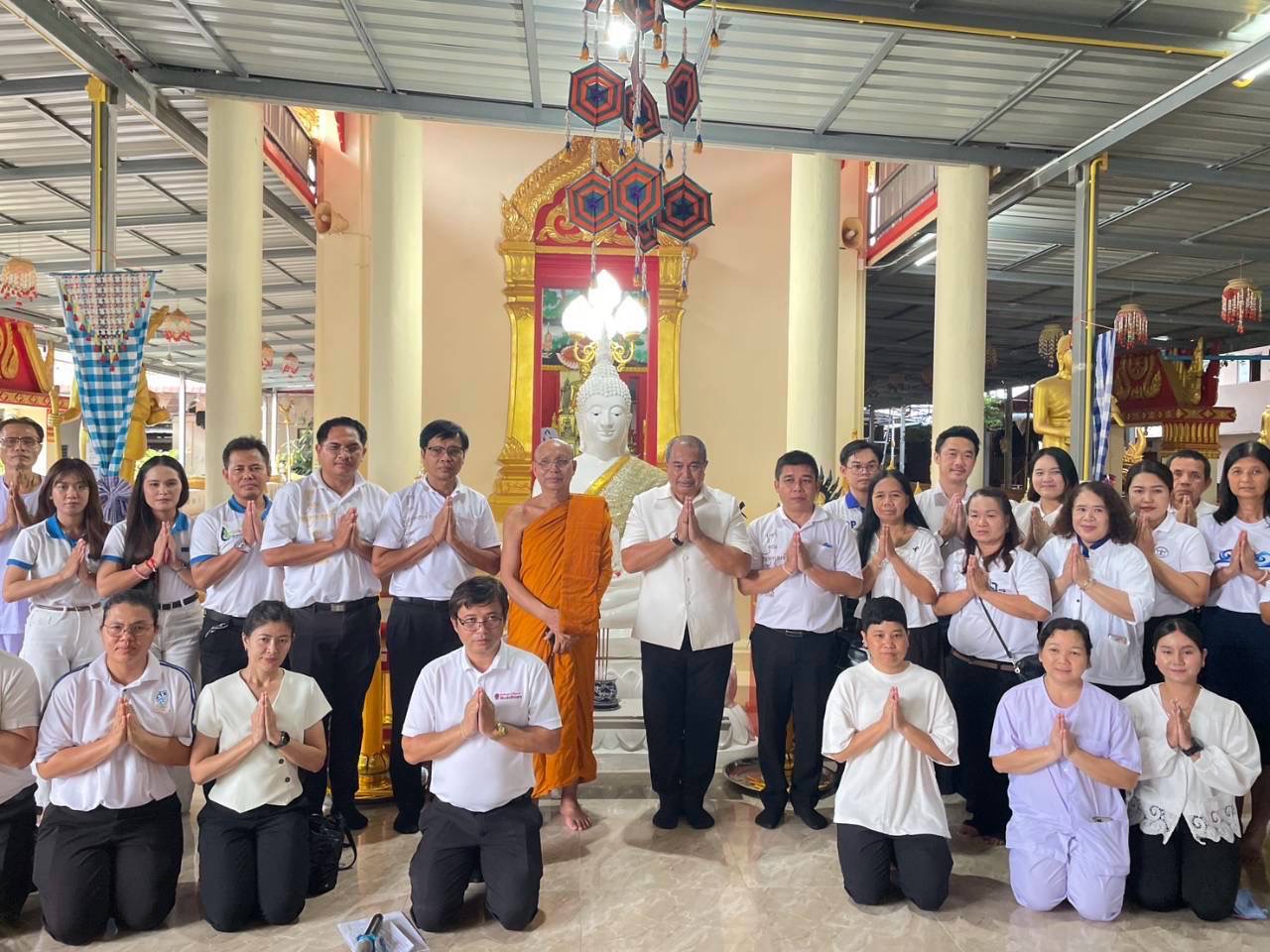 นายเอกภพ โสภณ รองผู้ว่าฯ สกลนคร เป็นประธาน พิธีสวดมนต์ทำวัตรเย็น&ndash;เจริญจิตตภาวนาในวันพระ ที่วัดโพธิ์ชัย อำเภอเมืองสกลนคร