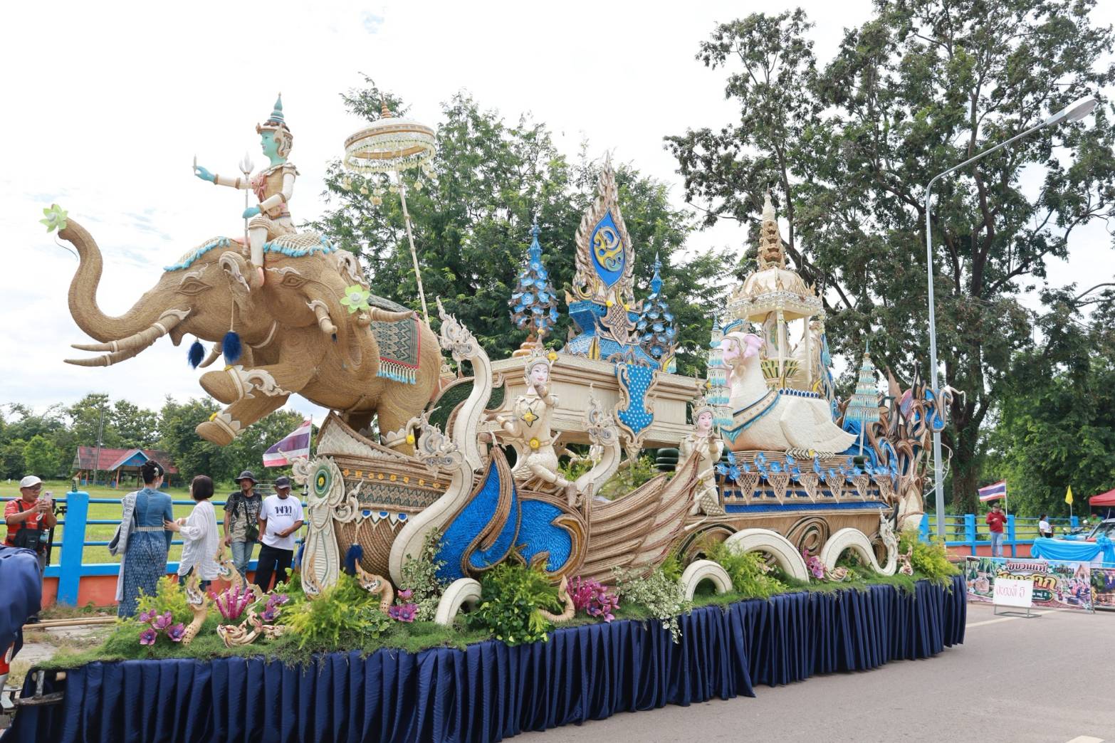 สกลนคร เปิดงาน &ldquo;ประเพณีไหลเรือไฟ ไหว้สาพญาเต่างอย 2569&rdquo; ชูขบวนเรือไฟบกจากวัสดุธรรมชาติ สืบสานภูมิปัญญาท้องถิ่น ส่งเสริมท่องเที่ยวเชิงวัฒนธรรม