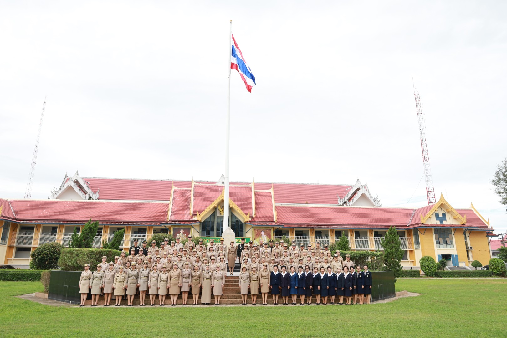 สกลนคร- เคารพธงชาติและร้องเพลงชาติไทย เนื่องในวันพระราชทานธงชาติไทย ประจำปี 2569