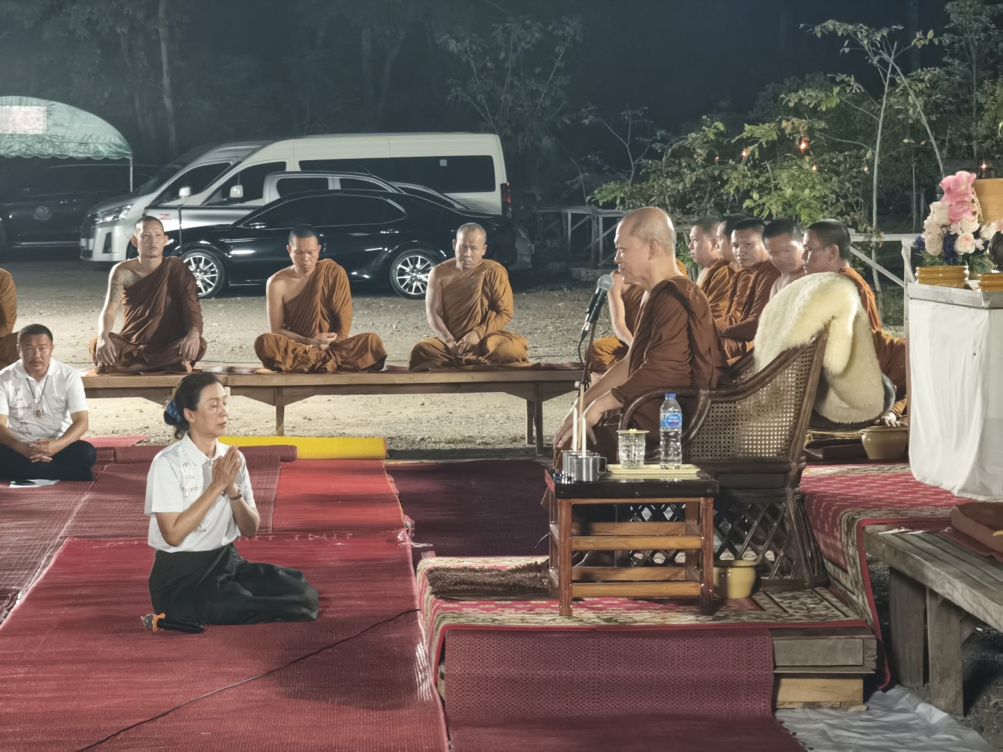 สกลนครน้อมนำหลักธรรมสู่การดำเนินชีวิต จัดกิจกรรมเข้าวัดปฏิบัติธรรมเนื่องในวันพระ ณ วัดป่านาคนิมิตต์