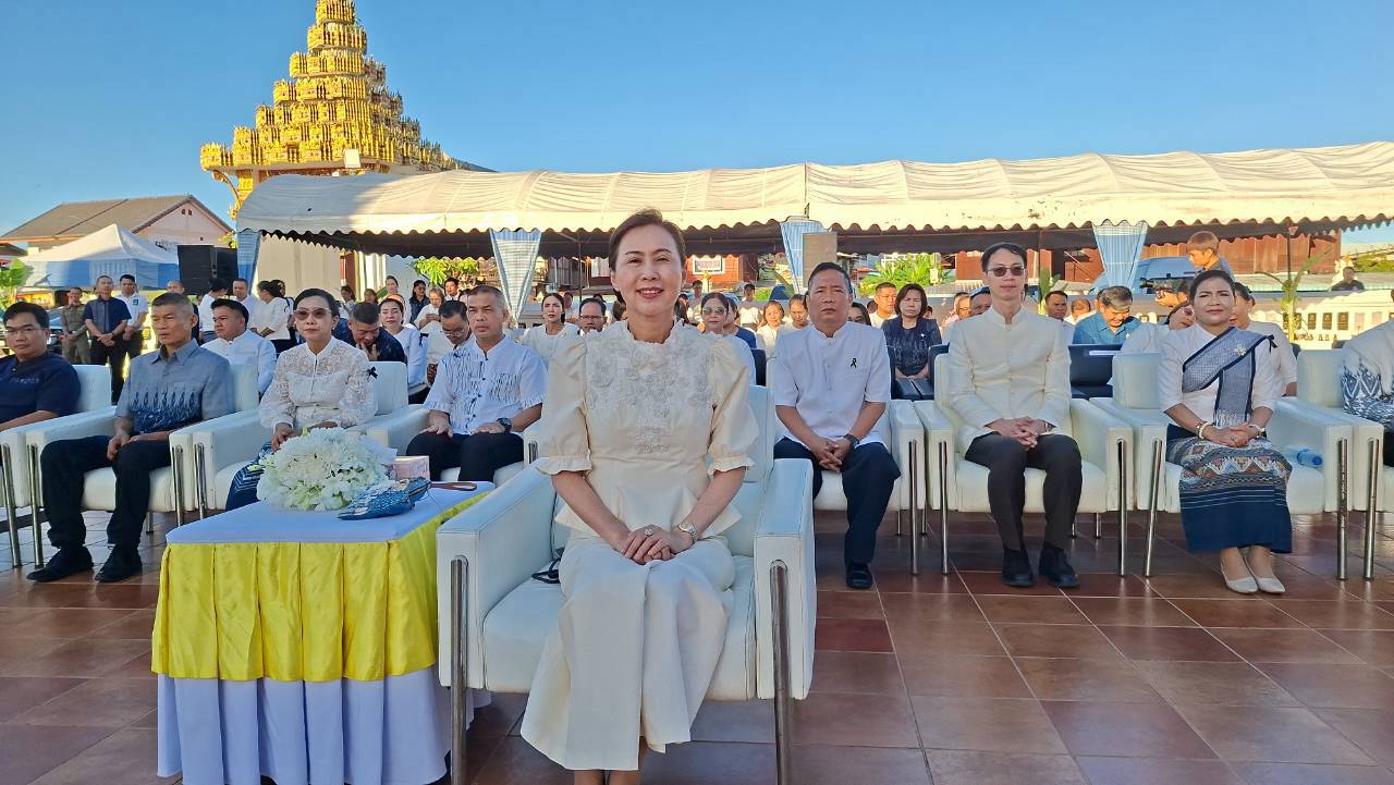 สกลนครประกอบพิธีบวงสรวงพระธาตุเชิงชุม สักการะสิ่งศักดิ์สิทธิ์คู่บ้านคู่เมือง ก่อนเปิดงานประเพณีแห่ปราสาทผึ้งและแข่งขันเรือยาวชิงถ้วยพระราชทาน ประจำปี 2569